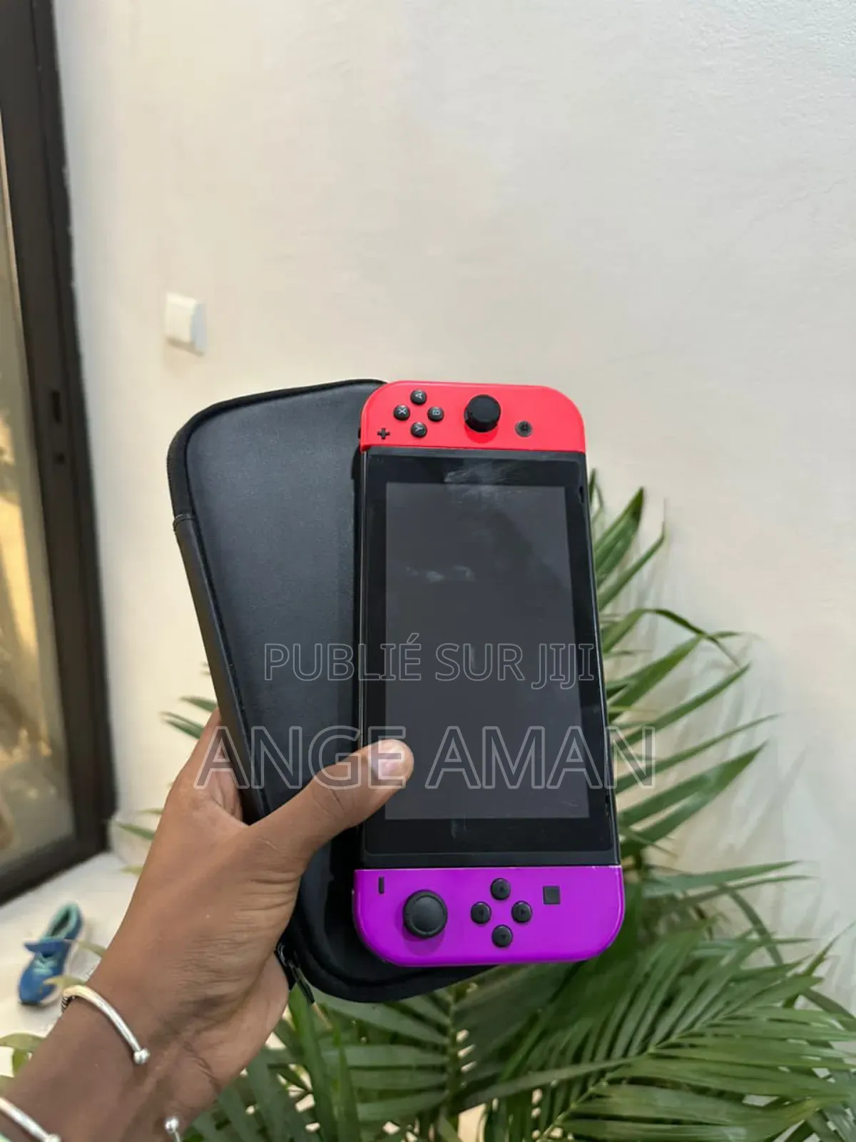 Nintendo Switch Classique Craquée +20 Jeux + Pochette