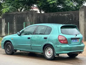 Nissan Almera 2000 Vert