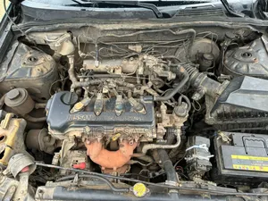 Nissan Almera 2000 Vert