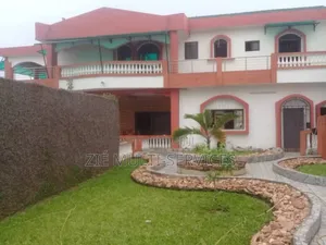 Furnished 14chbre Duplex dans Zié Multi-Service, Cocody à Vendre