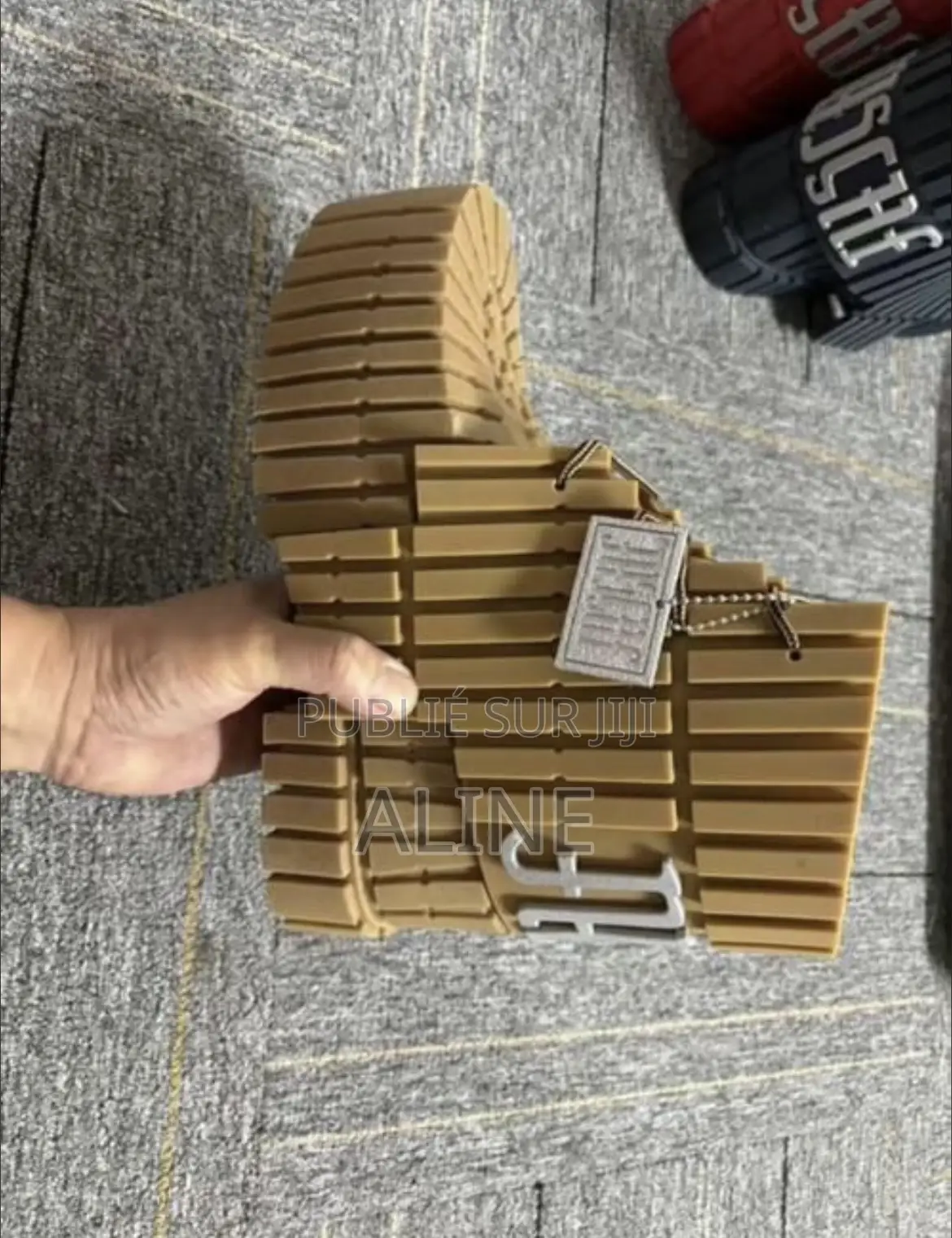 De Belles Paires De Bottes Disponibles