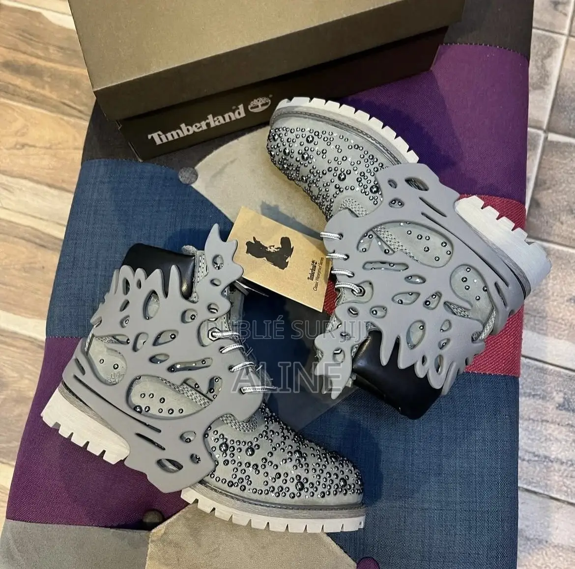 De Belles Paires De Bottes Disponibles