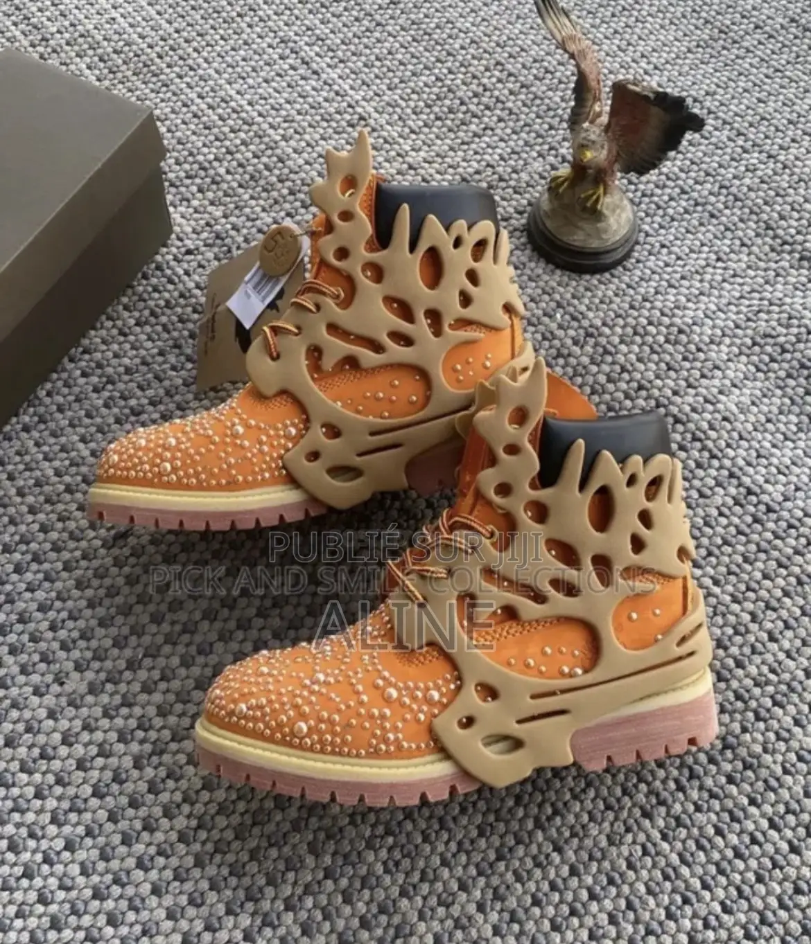 De Belles Paires De Bottes Disponibles