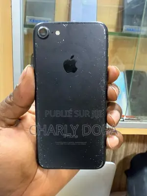 Photo - Pomme iPhone 7 32 GB Noir