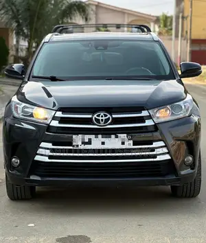 Toyota Highlander XLE 4x4 V6 (3.5L 6cyl 8A) 2018 Noir