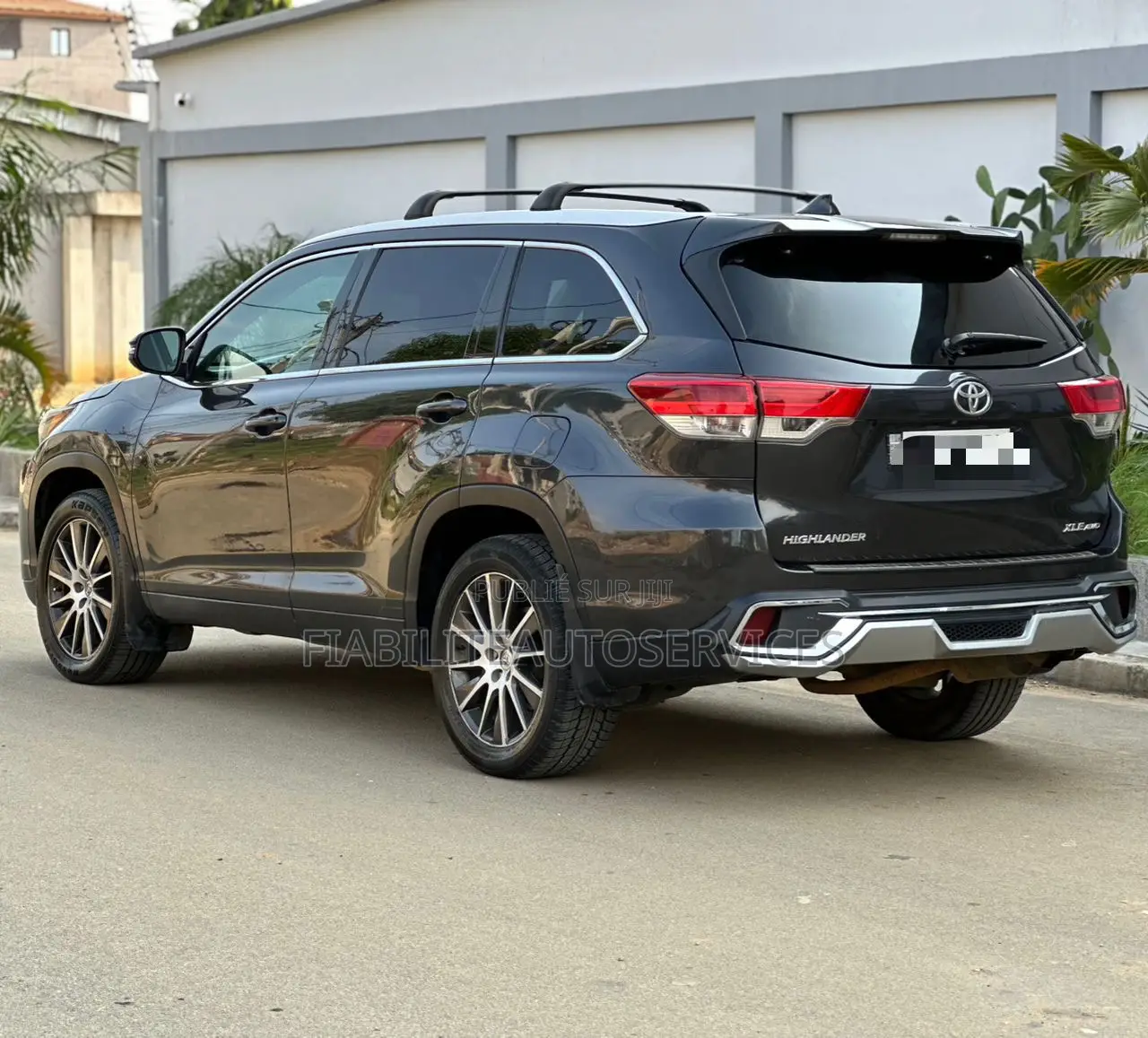 Toyota Highlander XLE 4x4 V6 (3.5L 6cyl 8A) 2018 Noir
