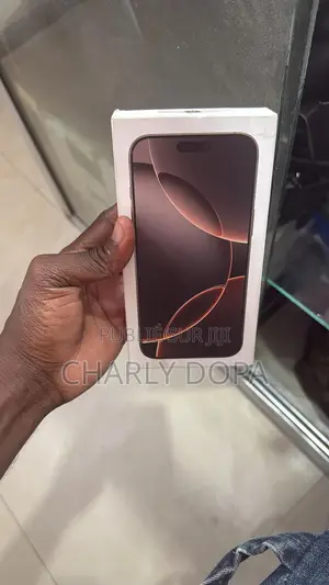 Photo - New Pomme iPhone 16 Pro Max 256 GB Noir