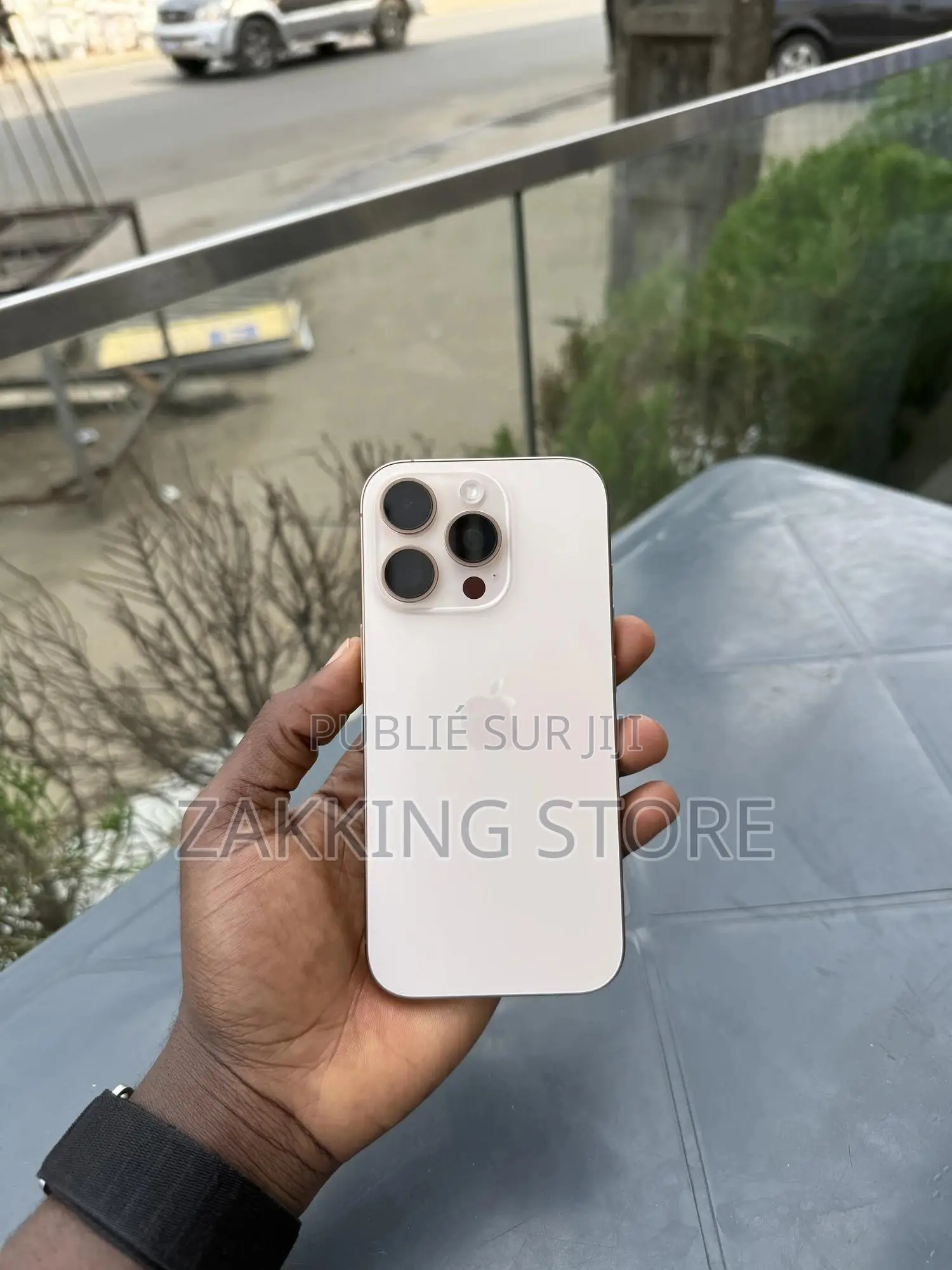 Apple iPhone 16 Pro 128 GB Doré