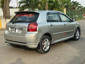 Photo - Toyota Corolla Hybrid SE 2025 Gris