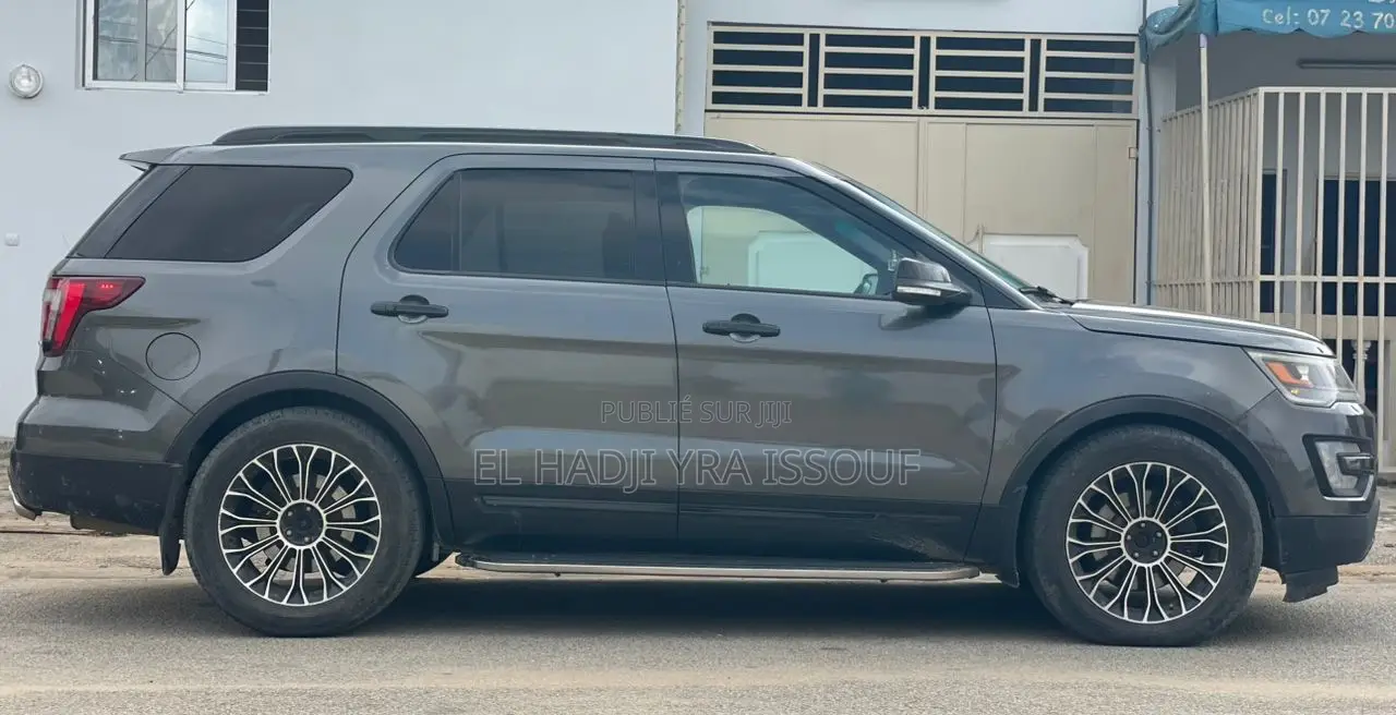 Ford Explorer Sport AWD 2018 Gris