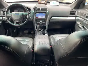 Ford Explorer Sport AWD 2018 Gris