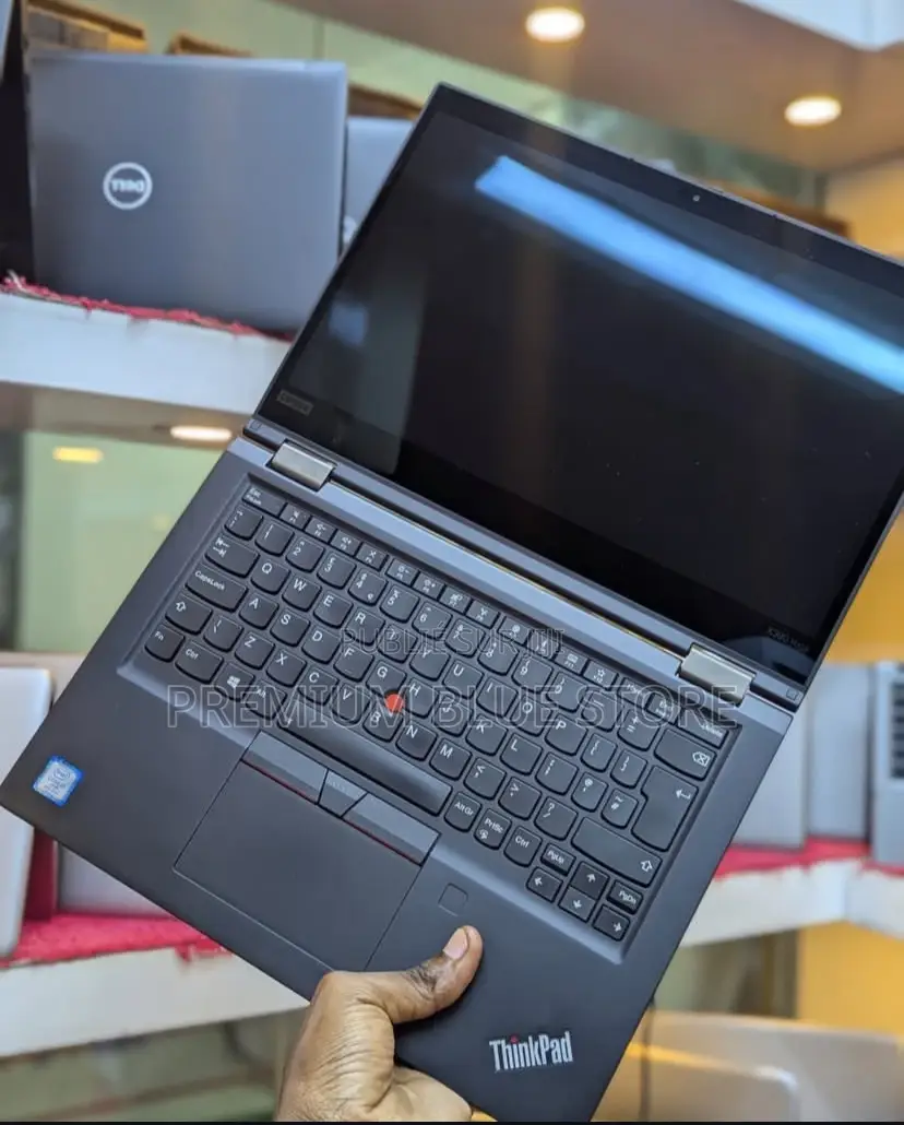 Neuf Lenovo ThinkPad X390 Yoga 8GB Intel Core I5 SSD 256GB