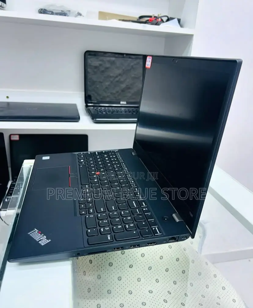 Neuf Lenovo ThinkPad T580 8GB Intel Core I5 SSD 256GB
