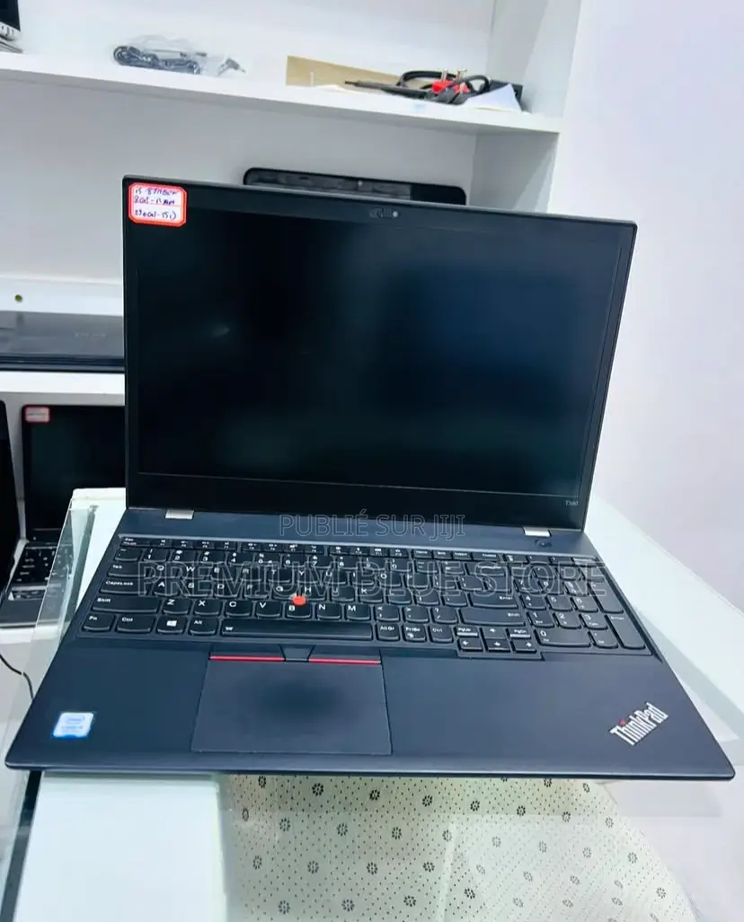 Neuf Lenovo ThinkPad T580 8GB Intel Core I5 SSD 256GB