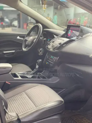 Ford Escape SE 4x4 2018 Gris