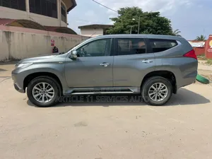 Mitsubishi Montero 3.0 3dr AWD 2017 Gris