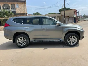 Mitsubishi Montero 3.0 3dr AWD 2017 Gris