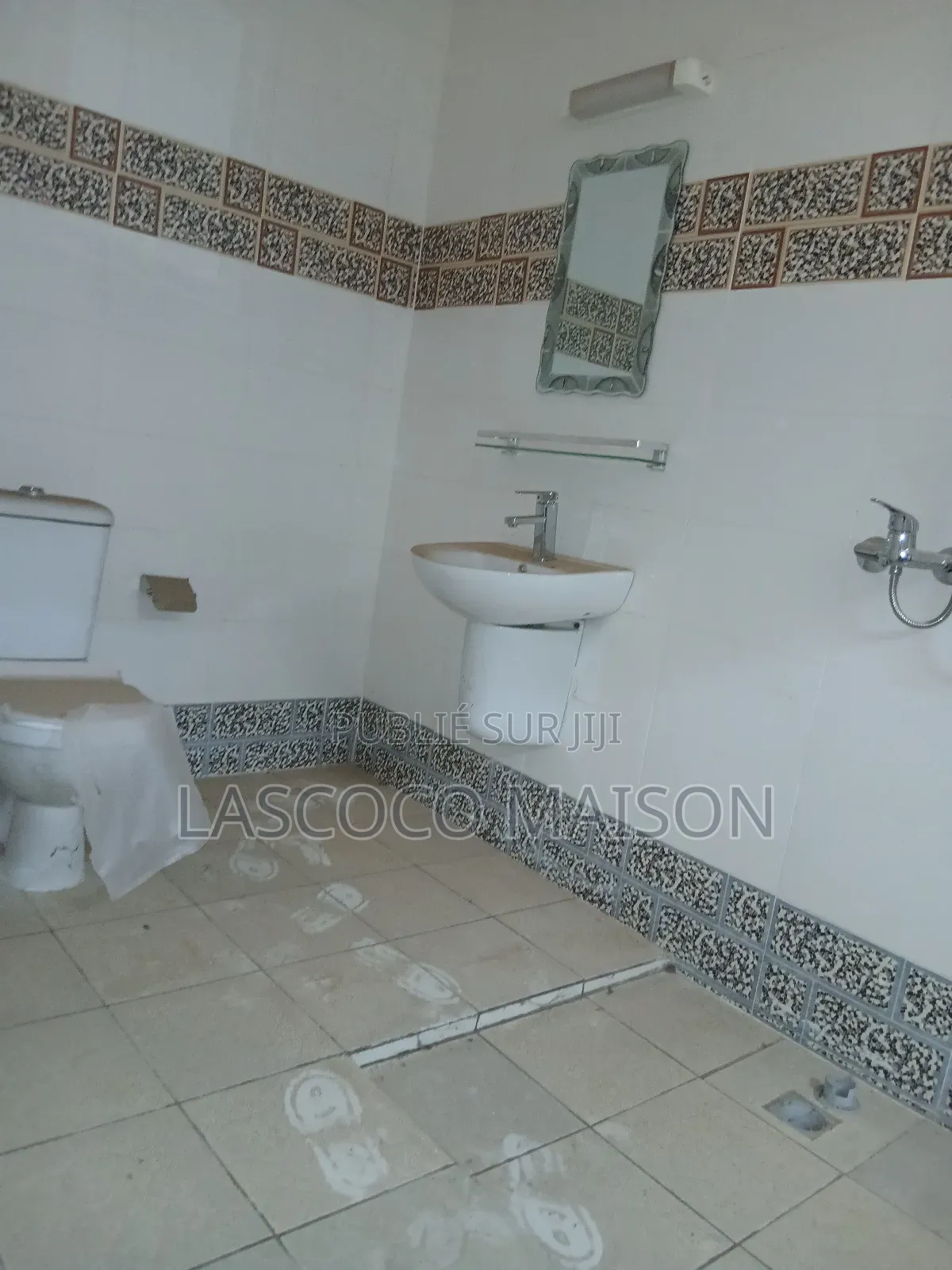 2chbre Appartement dans Lascoco Maison, Cocody à Louer