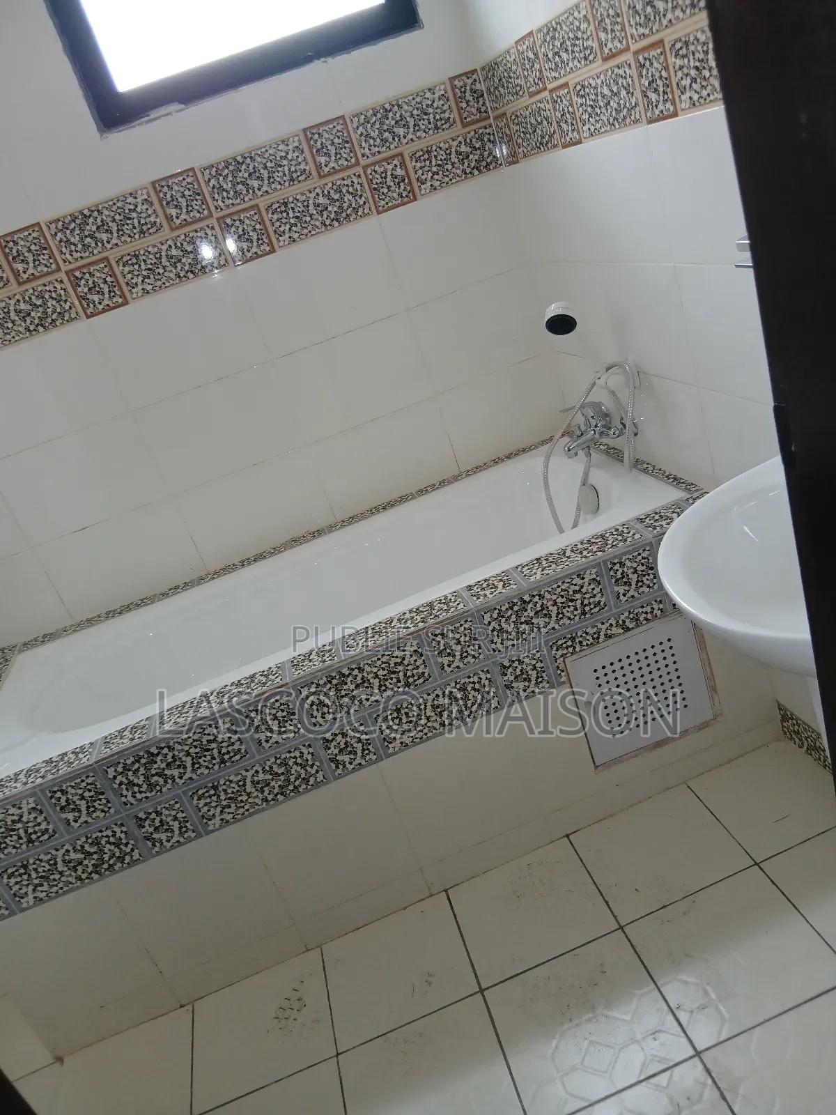 2chbre Appartement dans Lascoco Maison, Cocody à Louer