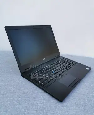 Photo - New Ordinateur Portable Dell Latitude 5580 8GB Intel Core I5 SSD 256GB