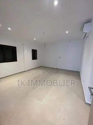 4chbre Villa dans Ik Immobilier, Cocody à Louer