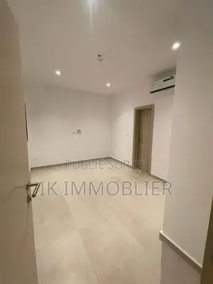 4chbre Villa dans Ik Immobilier, Cocody à Louer