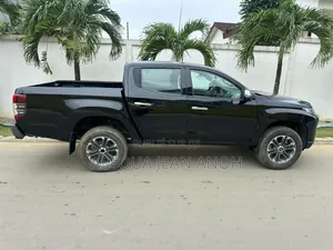 Mitsubishi L200 2023 Noir