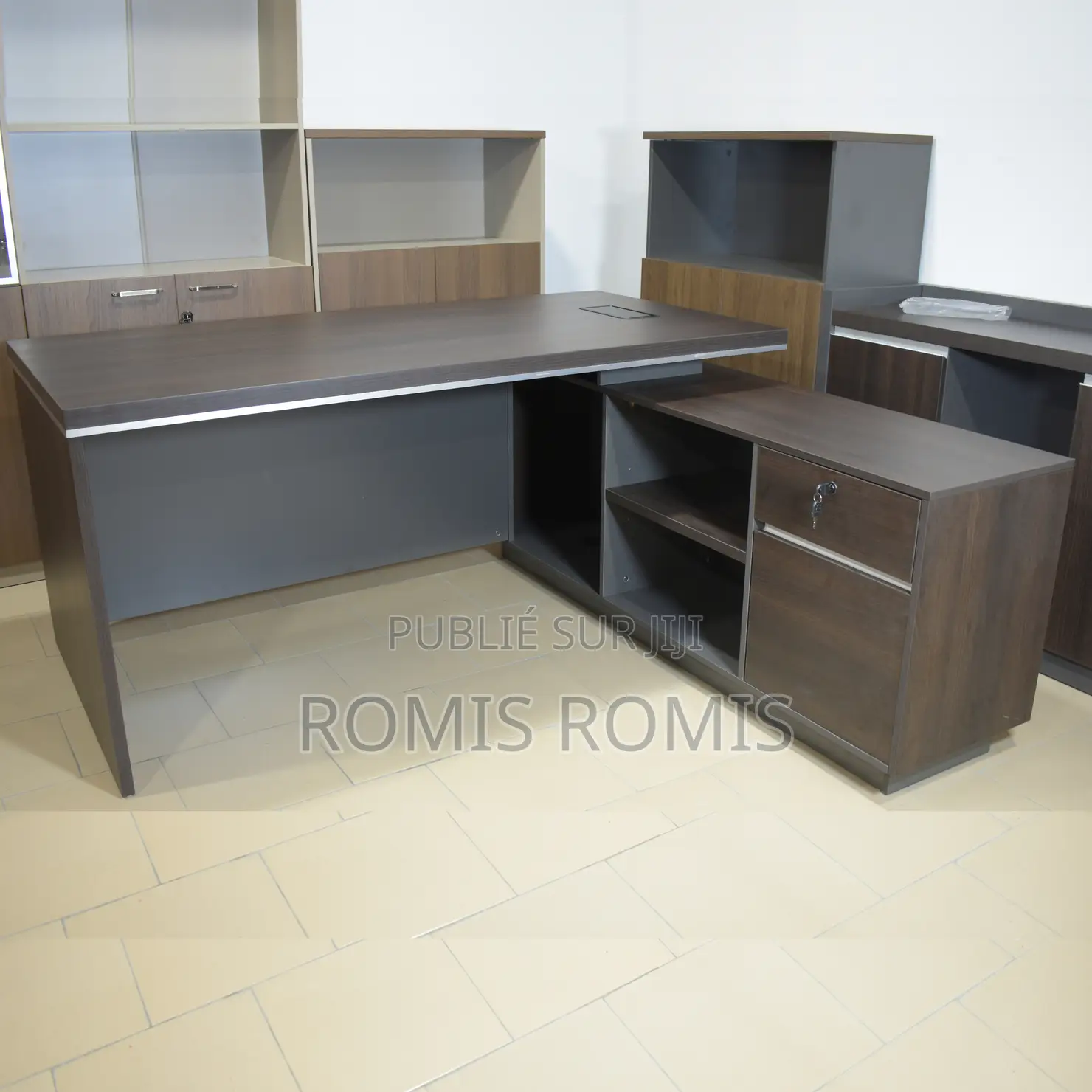 Bureau Directeur Wn-105-16