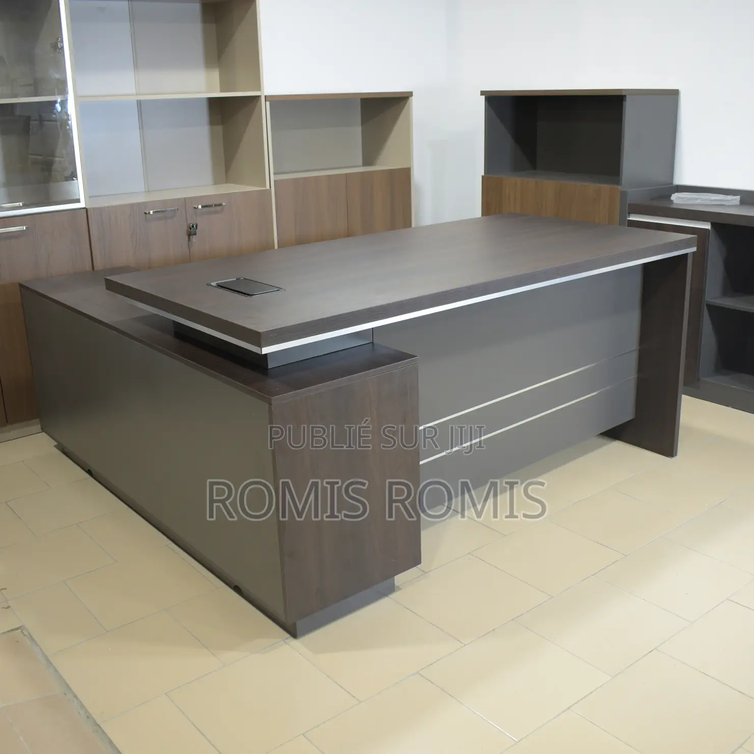 Bureau Directeur Wn-105-16