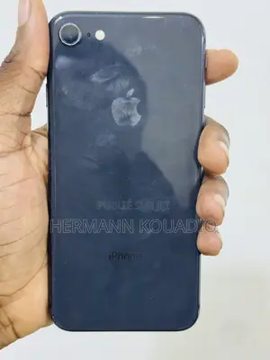 Photo - Pomme iPhone 8 64 GB Noir