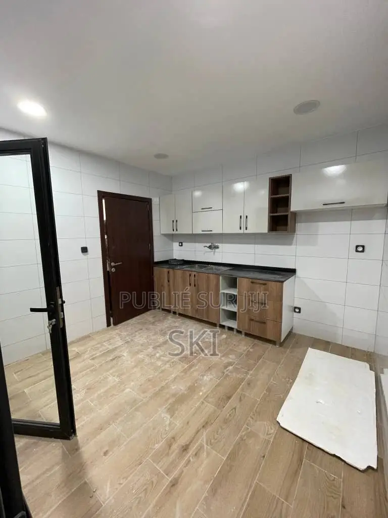 4chbre Appartement dans Cocody à Louer