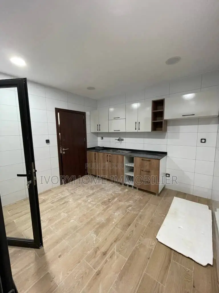 4chbre Appartement dans Cocody à Louer