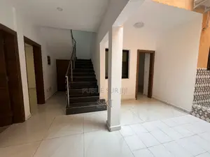 3chbre Maison dans Cocody à Louer