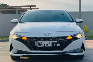 Photo - Hyundai Avante 2022 Blanc