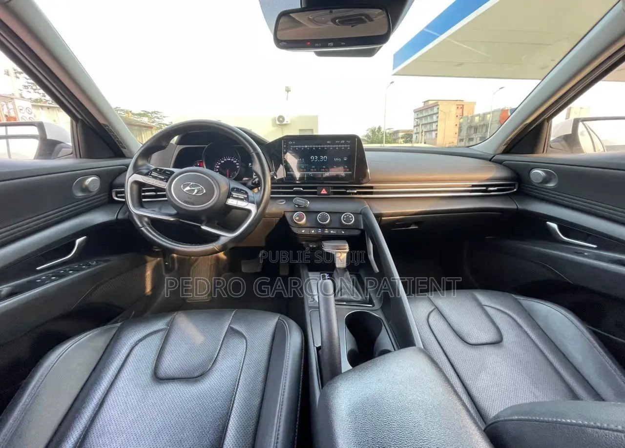 Hyundai Avante 2022 Blanc