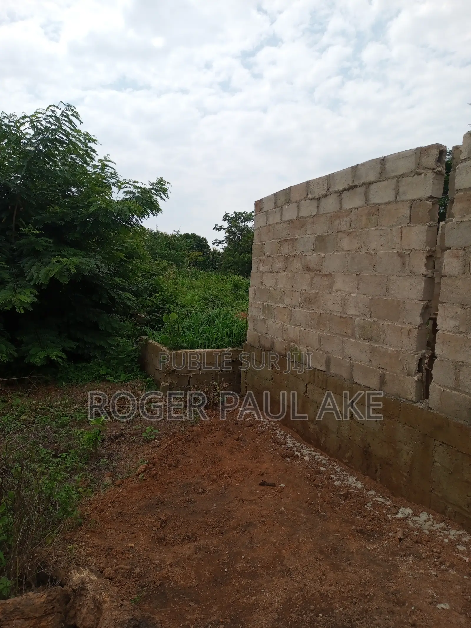 Agboville C'est Abidjan 3 Terrain Nest Jamais en Brousse.