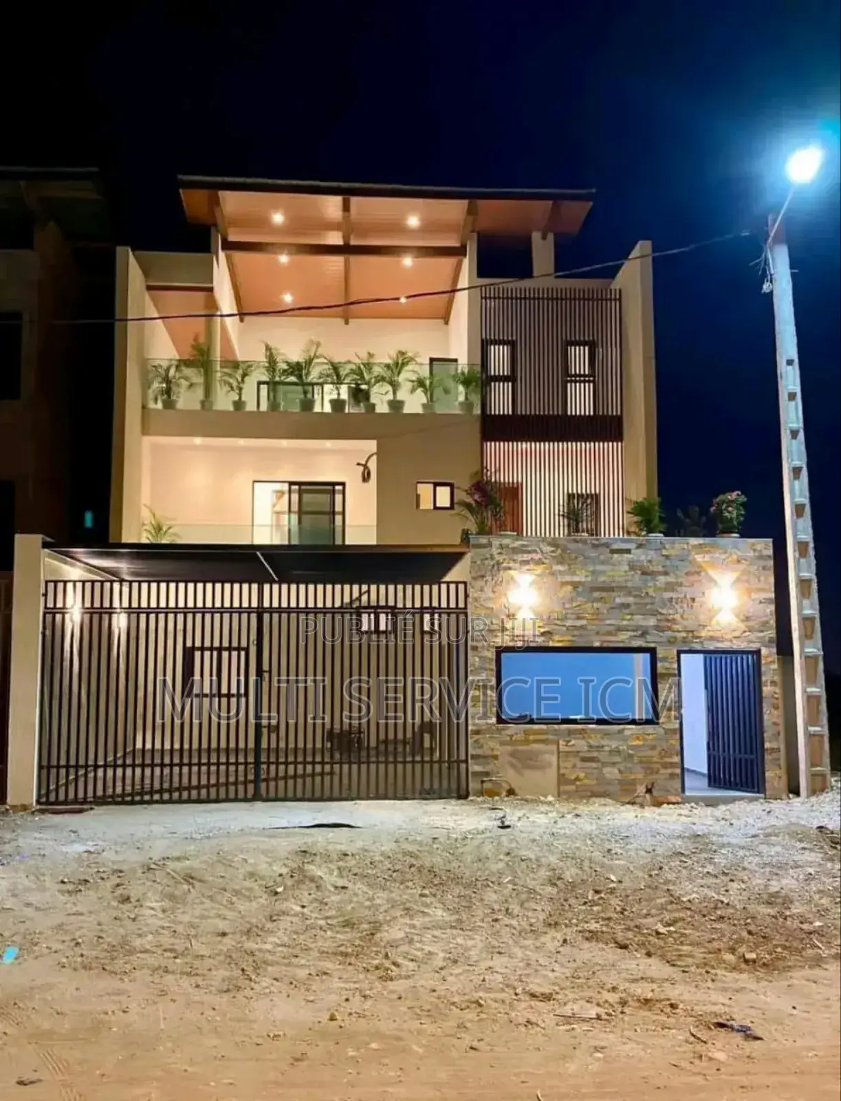 6chbre Maison de ville/terrasse dans Ismaël Coulibaly, Cocody à Vendre