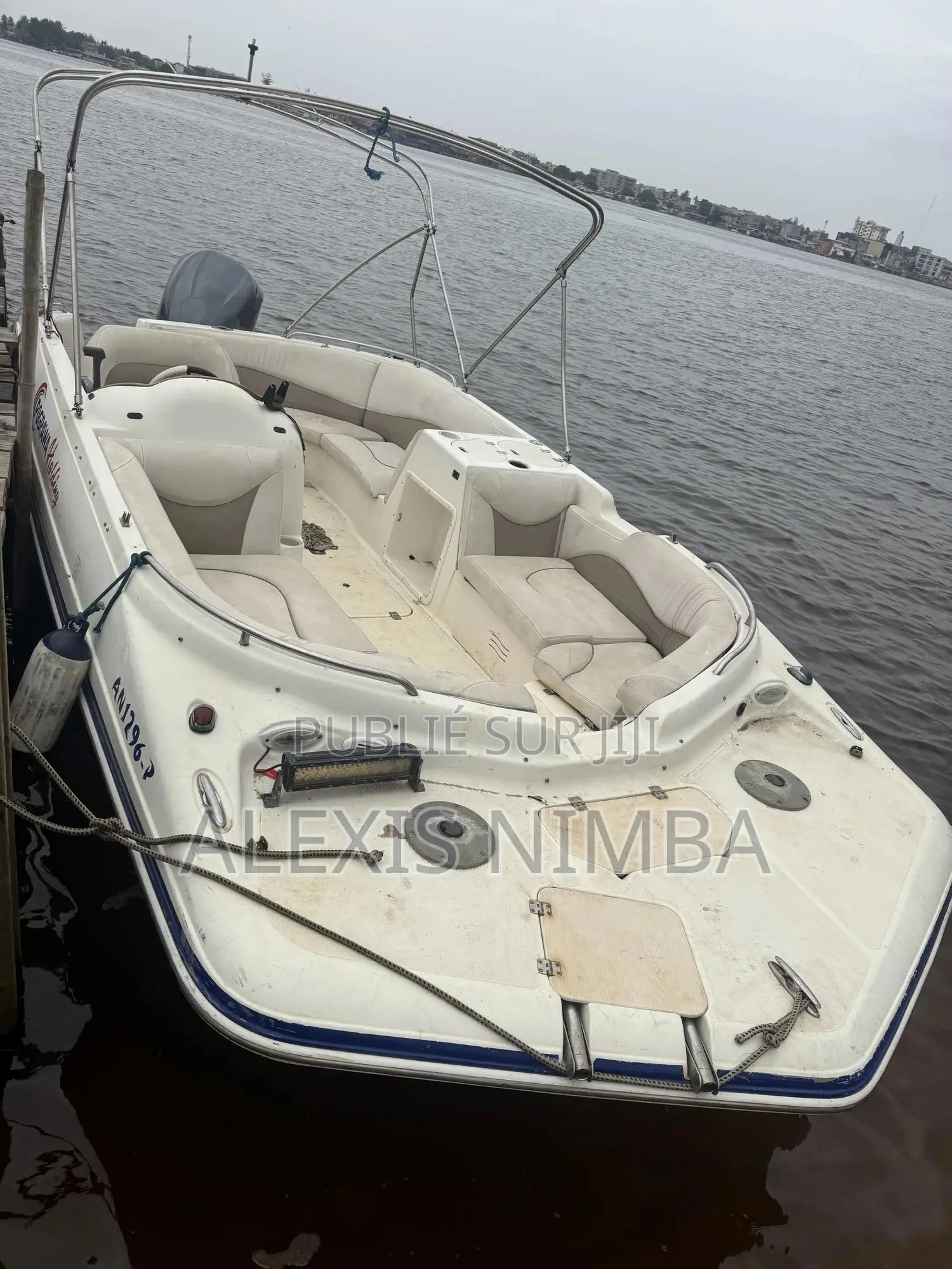 Bateau Vip 200cv Yamaha 4 Temps Impeccable