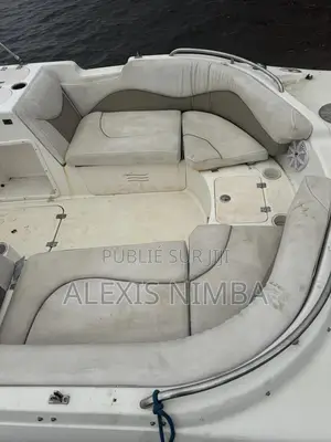 Bateau Vip 200cv Yamaha 4 Temps Impeccable