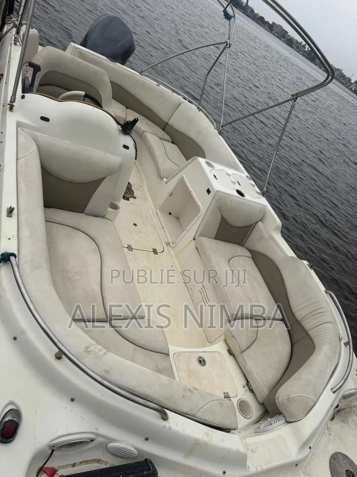 Bateau Vip 200cv Yamaha 4 Temps Impeccable