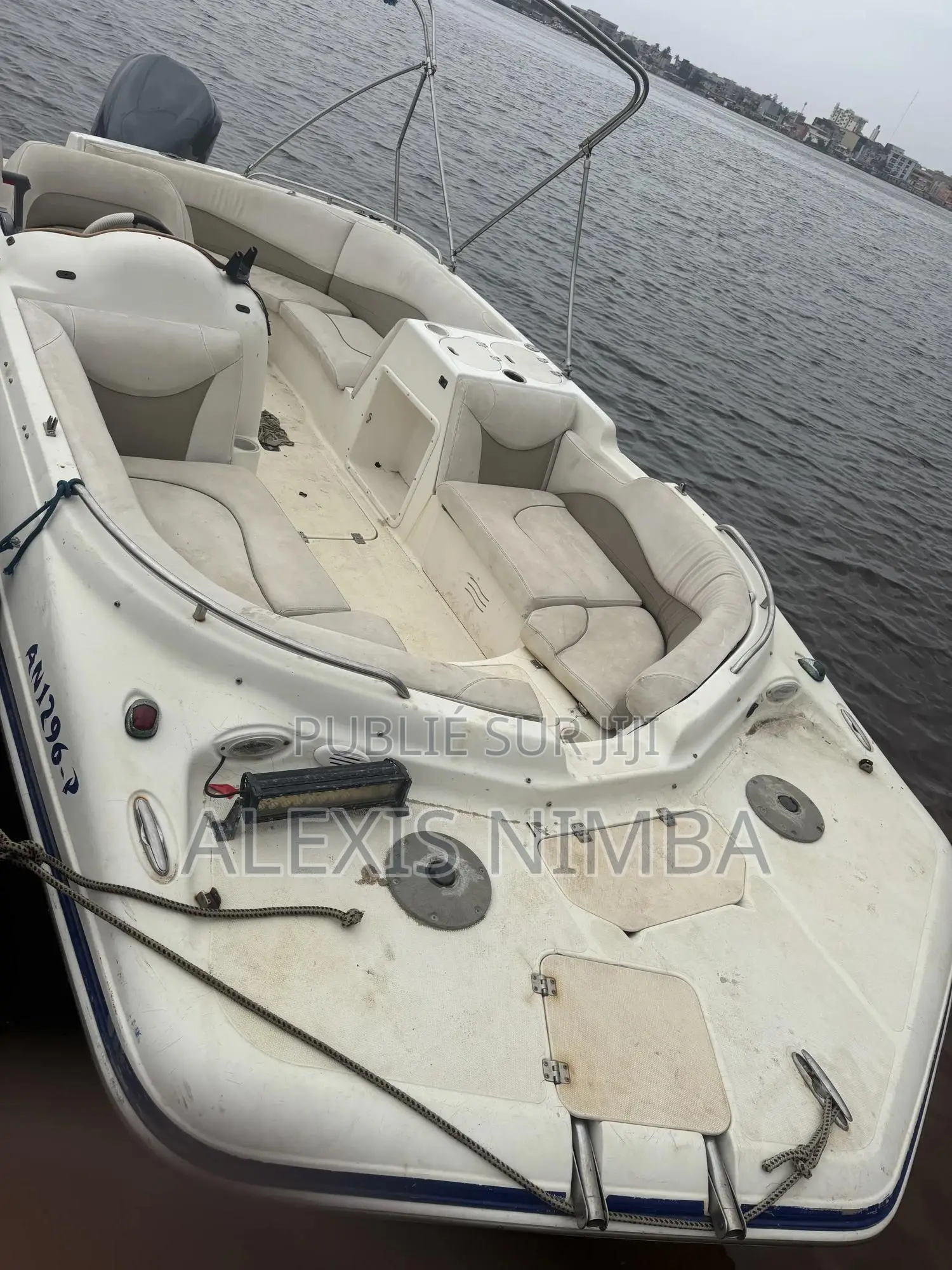 Bateau Vip 200cv Yamaha 4 Temps Impeccable