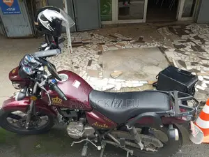 Royale Moto/Vélomoteurs 2025 Rouge