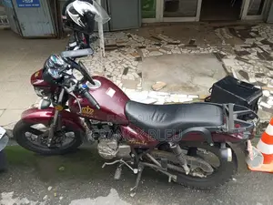 Royale Moto/Vélomoteurs 2025 Rouge