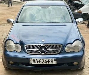 Photo - Mercedes-Benz C-Class 2004 Bleu