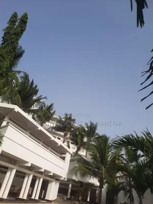 Furnished 20chbre Blocs d'appartements dans 1, Cocody à Vendre