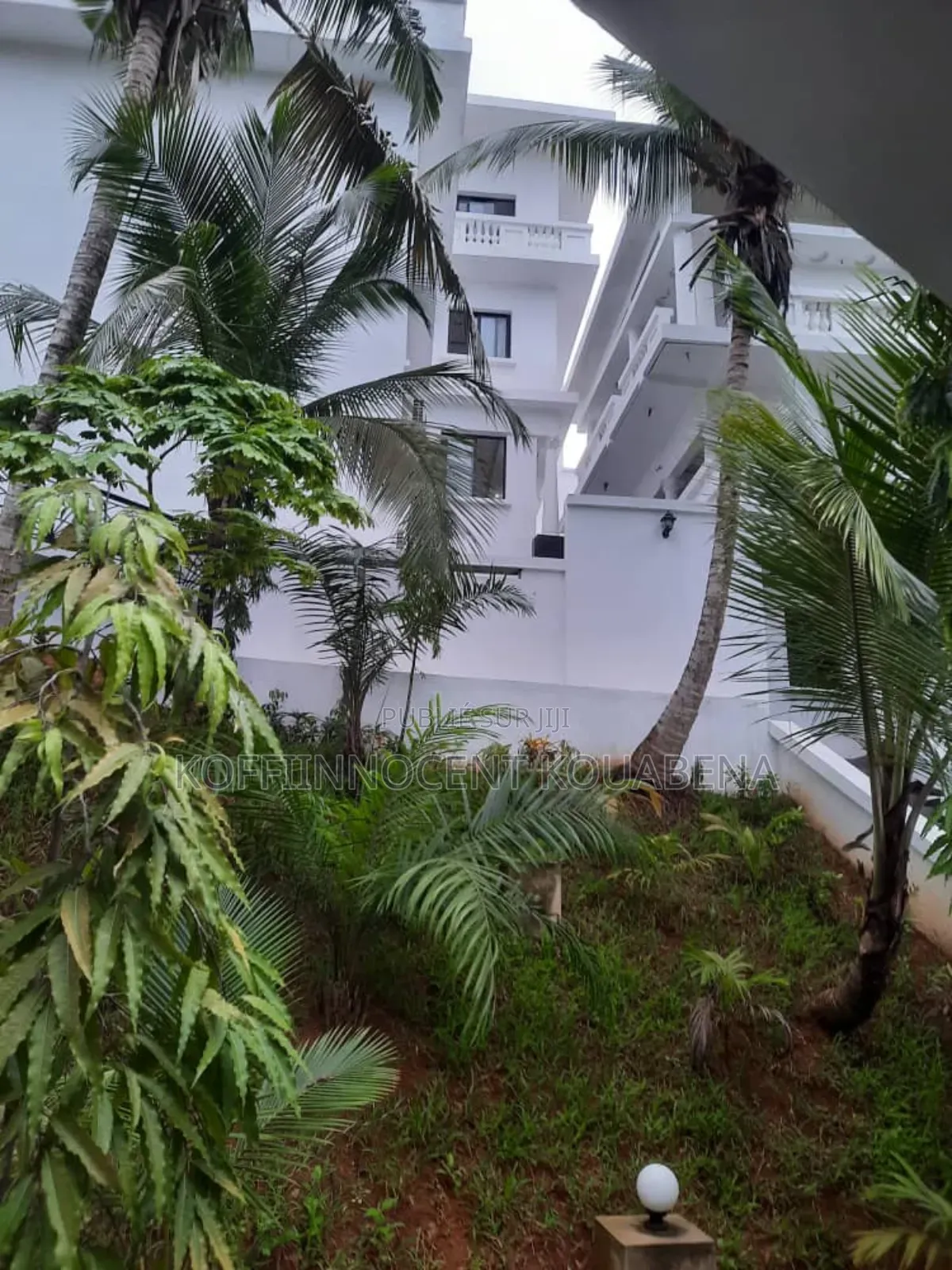 Furnished 20chbre Blocs d'appartements dans 1, Cocody à Vendre