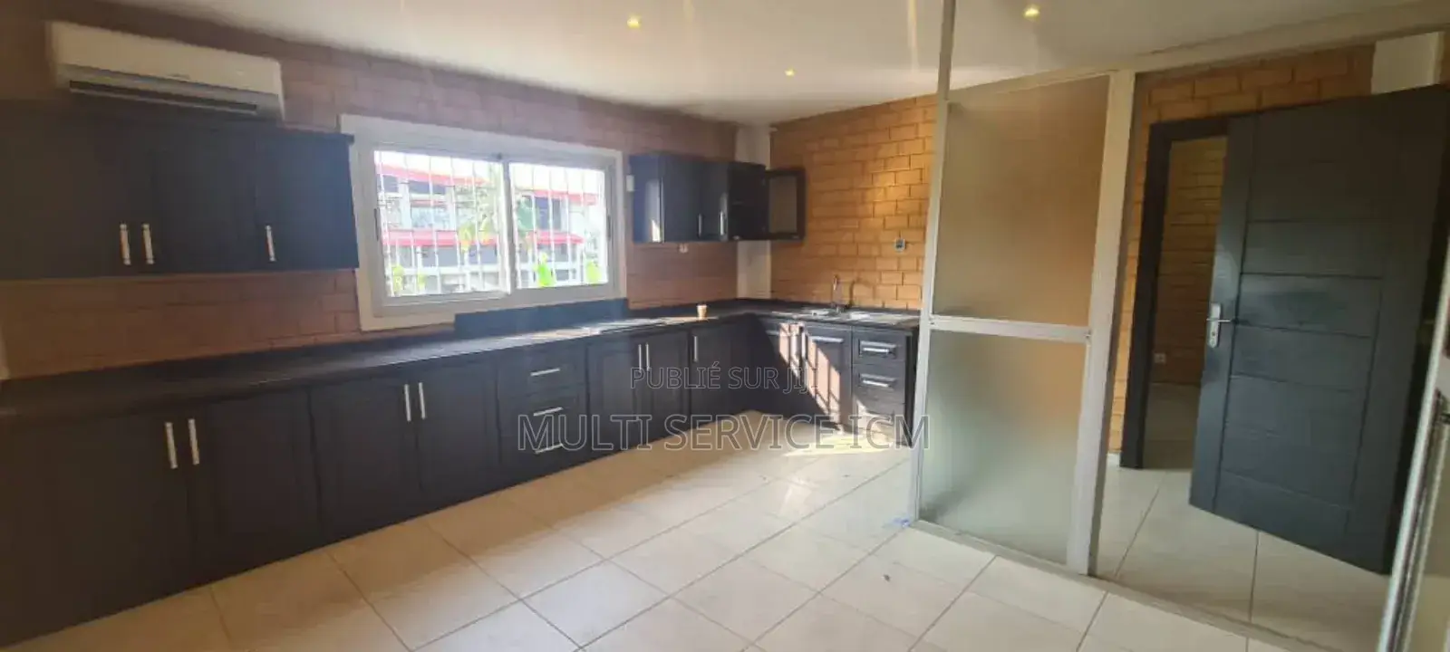 Furnished 7chbre Duplex dans Ismaël Coulibaly, Cocody à Vendre