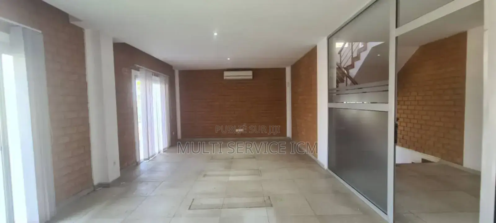 Furnished 7chbre Duplex dans Ismaël Coulibaly, Cocody à Vendre