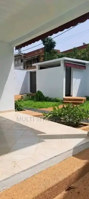 Photo - 3chbre Duplex dans Ismaël Coulibaly, Cocody à Vendre