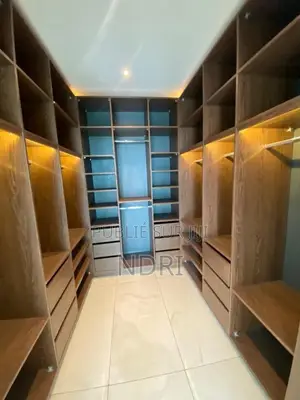 5chbre Duplex dans Building House, Cocody à Louer